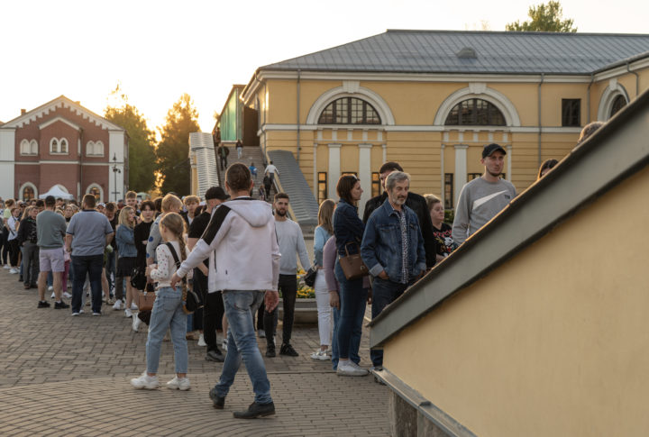 Rotko centrā Pavasara izstāžu sezonas noslēgums un akcijas cenas